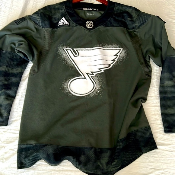 St. Louis Blues Salute to the Troops Jersey - Picture 1 of 7